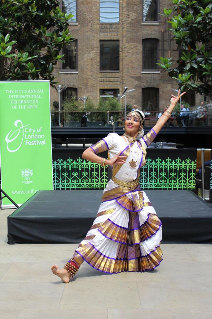 Akademi NAVODIT 2015 Somita Basak performing Bharatanatyam at City of London Festival in Devonshire Square, credit Nina Head