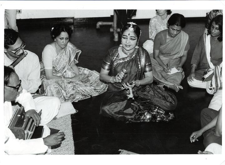 Lecture demonstration with Yamini Krishnamurti 1989 credit Ray Clark