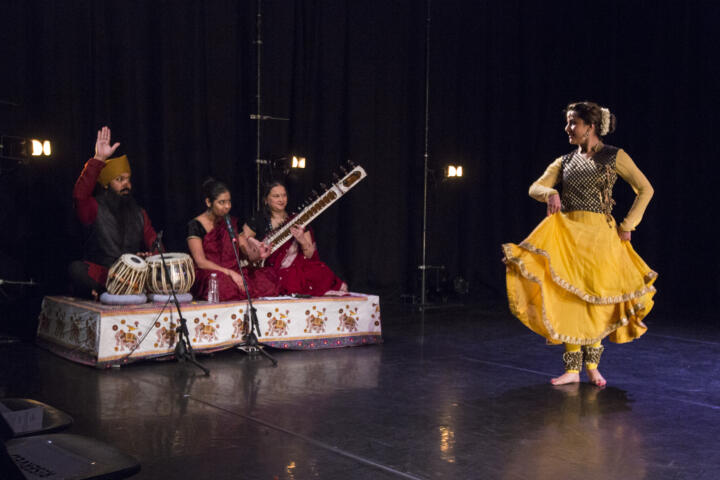 Sonia Chandaria performing Kathak to live music at Akademi NAVODIT 2016